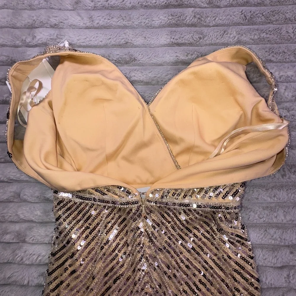 Mac Duggal Gown Womens 2 Gold Sequin Embellished Faux Wrap Surplice Neck‎ Dress